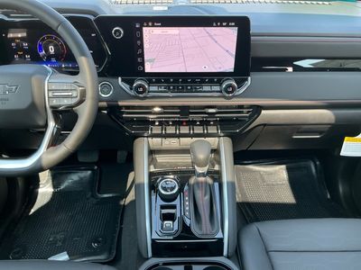 2026 Chevrolet Colorado — photo 12 view