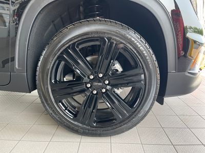 2025 GMC Acadia — photo 11 view
