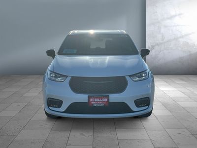 2026 Chrysler Pacifica — side profile view