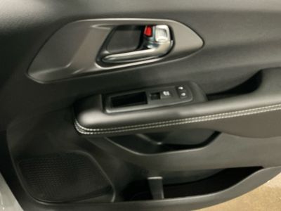 2026 Chrysler Pacifica — photo 13 view