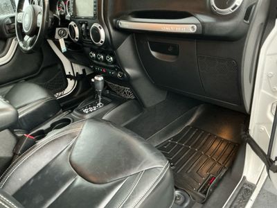 2013 Jeep Wrangler Unlimited — photo 10 view