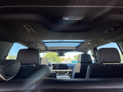 2025 Chevrolet Suburban — photo 11 view
