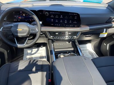 2025 Chevrolet Suburban — photo 10 view