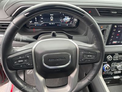 2023 GMC Yukon — photo 12 view