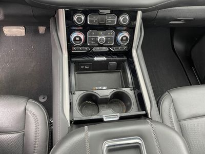 2023 GMC Yukon — photo 9 view