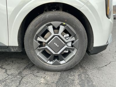 2026 Kia Carnival Hybrid — photo 12 view