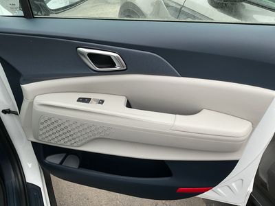 2026 Kia Carnival Hybrid — photo 7 view