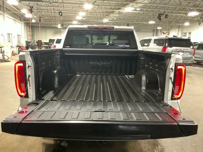2025 GMC Sierra 1500 — detail view