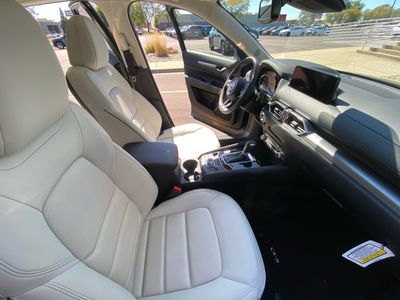 2025 Mazda CX-5 — photo 13 view