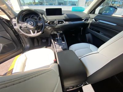 2025 Mazda CX-5 — photo 14 view