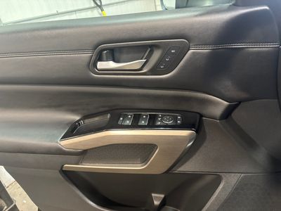 2024 Nissan Pathfinder — photo 8 view
