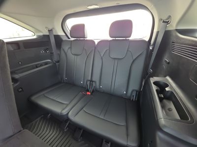 2026 Kia Sorento — photo 8 view