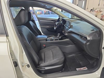 2023 Nissan Altima — photo 11 view