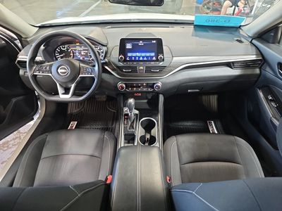 2023 Nissan Altima — photo 9 view
