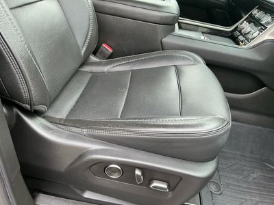 2021 GMC Yukon — photo 12 view