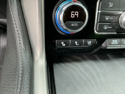 2021 GMC Yukon — photo 14 view