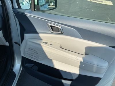 2026 Kia Carnival Hybrid — photo 15 view