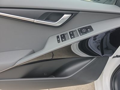 2026 Kia Niro - Photo 10