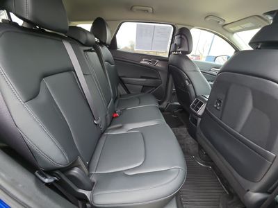 2023 Kia Sportage — photo 9 view