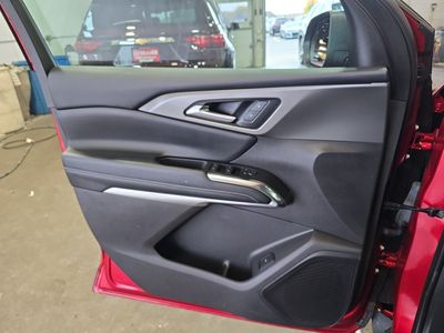 2025 Chevrolet Traverse - Photo 10