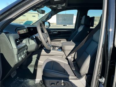 2026 Chevrolet Suburban — photo 8 view