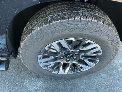 2026 Chevrolet Suburban — photo 9 view