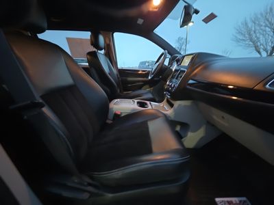 2017 Dodge Grand Caravan — photo 13 view