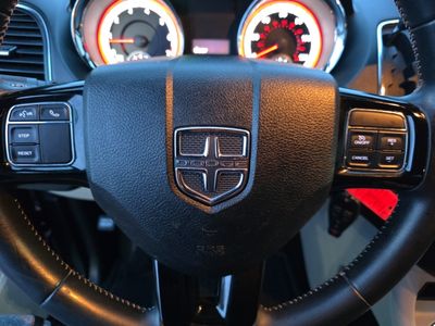 2017 Dodge Grand Caravan — photo 8 view