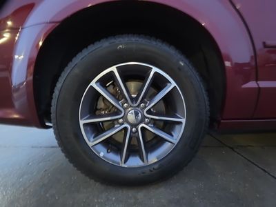 2017 Dodge Grand Caravan — photo 9 view