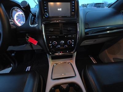 2017 Dodge Grand Caravan — photo 10 view