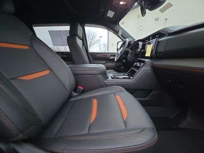 2025 GMC Sierra 3500HD — photo 14 view