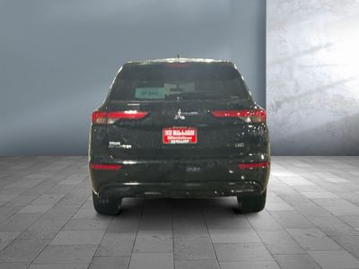 2023 Mitsubishi Outlander - Photo 4