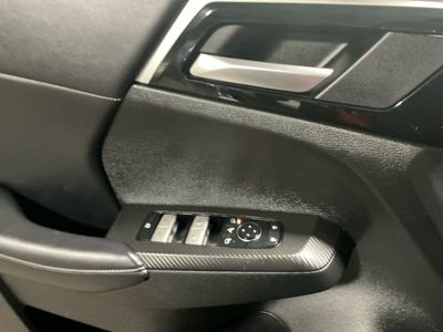 2023 Mitsubishi Outlander - Photo 10