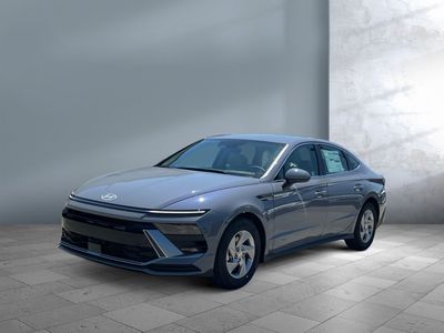 2025 Hyundai Sonata - Photo 2