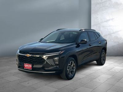 2025 Chevrolet Trax - Photo 2