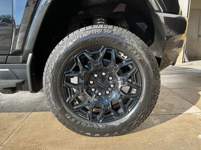 2026 GMC HUMMER EV SUV — photo 12 view