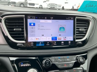 2026 Chrysler Pacifica — photo 8 view