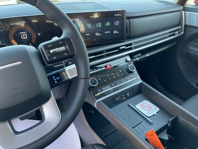 2025 Hyundai Santa Fe — photo 8 view
