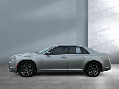 2018 Chrysler 300 — detail view