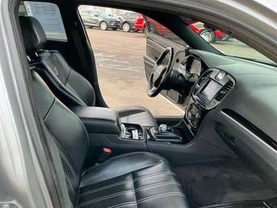 2018 Chrysler 300 — engine compartment view