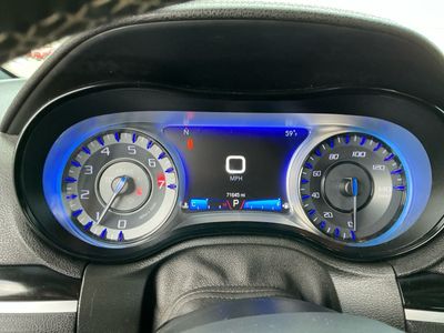 2018 Chrysler 300 — photo 10 view