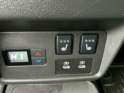 2025 Nissan Rogue — photo 13 view