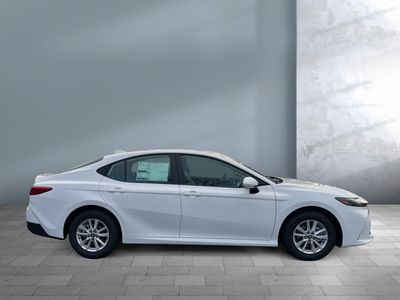 2026 Toyota Camry — photo 7 view