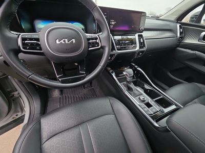 2023 Kia Sorento — photo 13 view