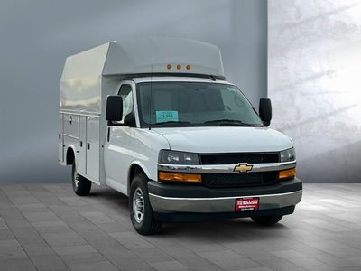 2025 Chevrolet Express Commercial Cutaway - Photo 2