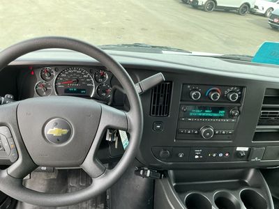 2025 Chevrolet Express Commercial Cutaway - Photo 15