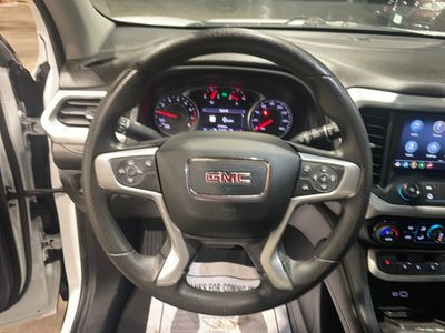 2023 GMC Acadia — photo 13 view