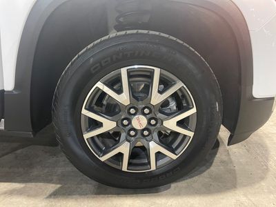 2023 GMC Acadia — photo 7 view