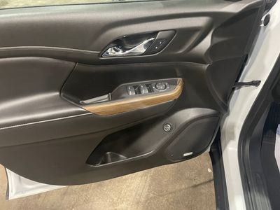 2023 GMC Acadia — photo 9 view