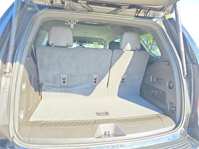 2022 Chevrolet Tahoe — photo 13 view